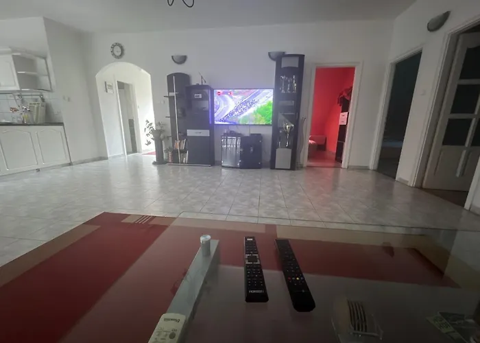 דירה Gabe's Nest Urom