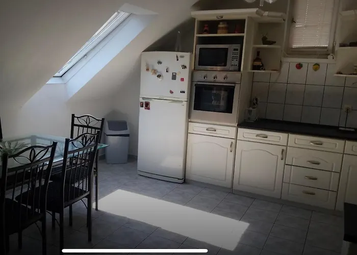 Gabe's Nest Apartament Urom