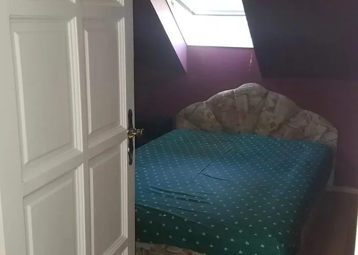 דירה Gabe's Nest